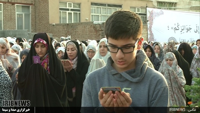 نماز عید سعید فطر به امامت نماینده ولی فقیه در استان اردبیل در پیاده راه شهیدگاه اردبیل